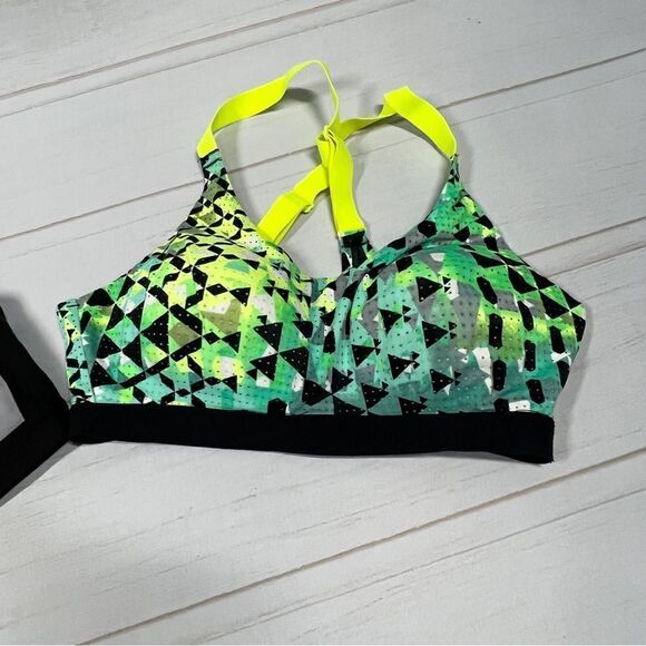 2 Victoria’s Secret Victoria Sport Sports Bra Lot 34C - Picture 3 of 9